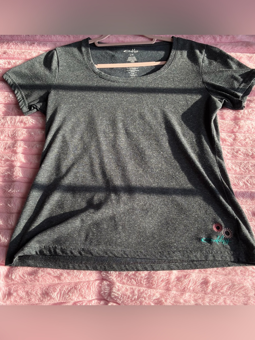 Oakley Women’s Gray Performance Athletic Tee Embroidered Logo Size L
